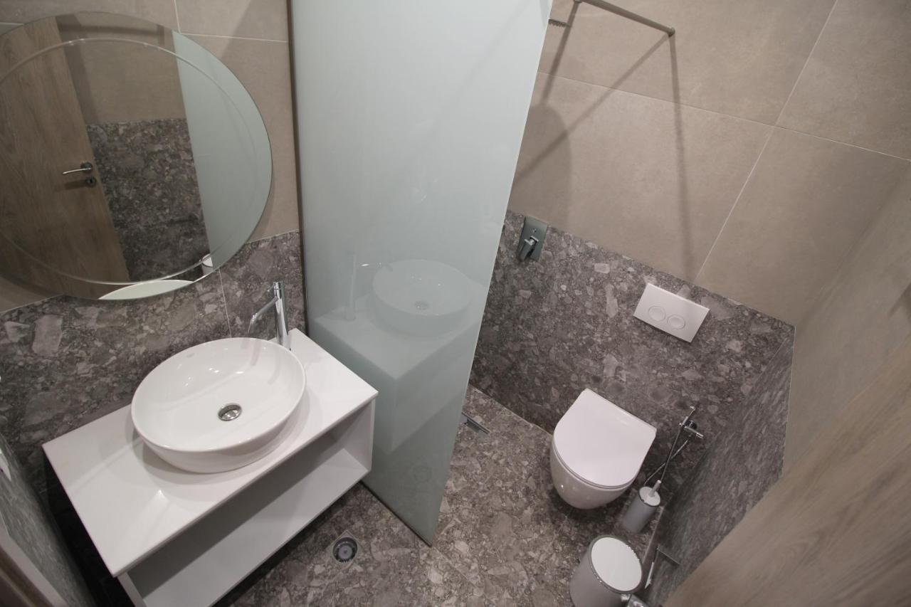 Afrodite Suites Sarande Bagian luar foto