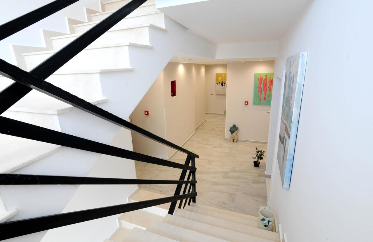 Afrodite Suites Sarande Bagian luar foto