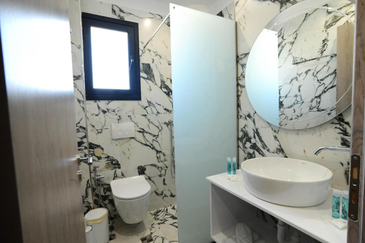 Afrodite Suites Sarande Bagian luar foto
