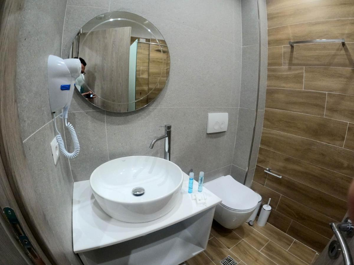 Afrodite Suites Sarande Bagian luar foto