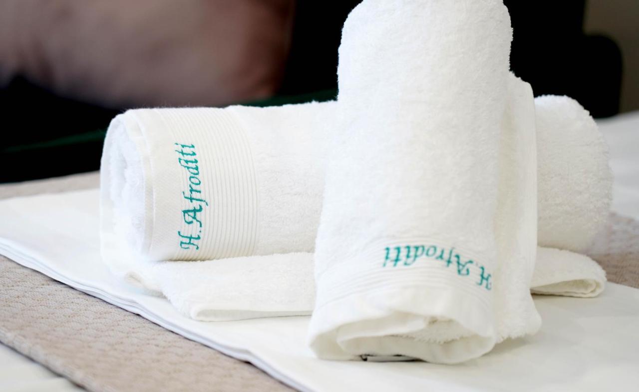 Afrodite Suites Sarande Bagian luar foto