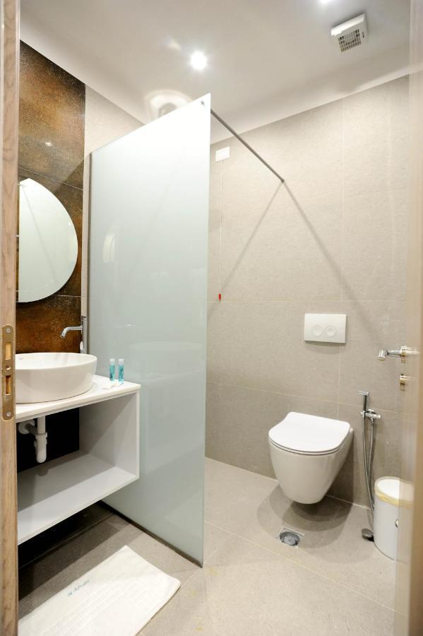 Afrodite Suites Sarande Bagian luar foto