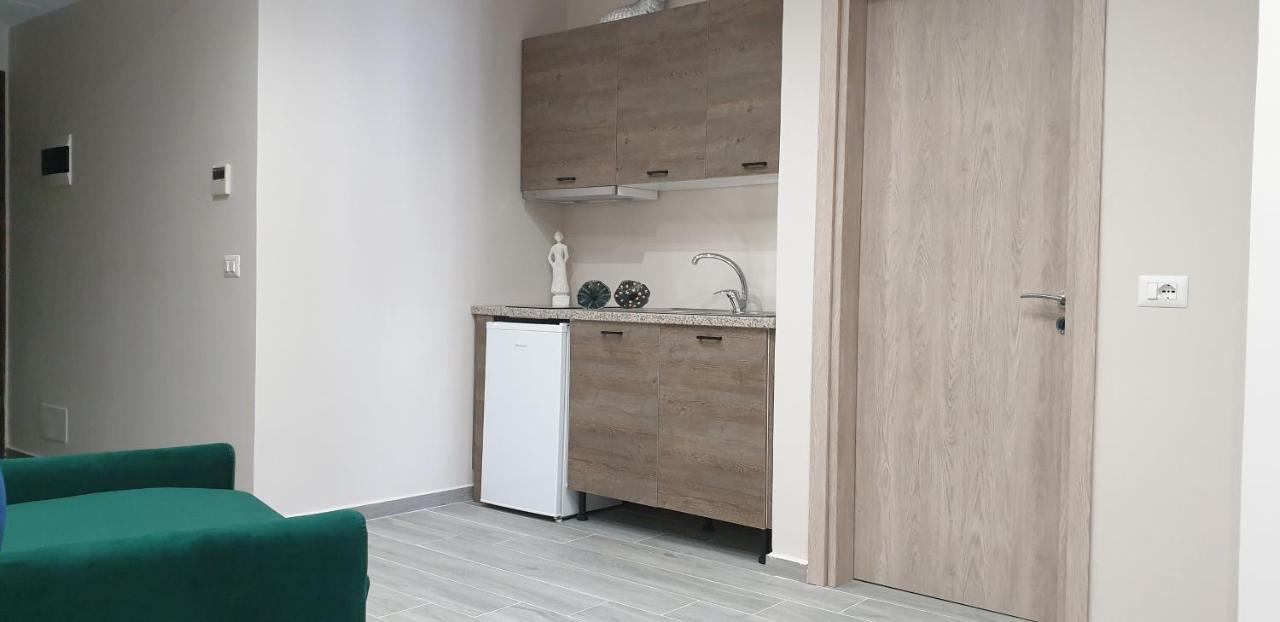 Afrodite Suites Sarande Bagian luar foto